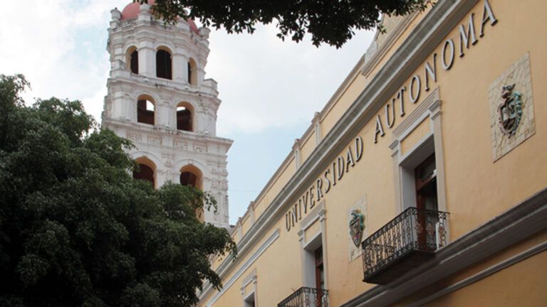 Cumple la BUAP 69 años de autonomía universitaria