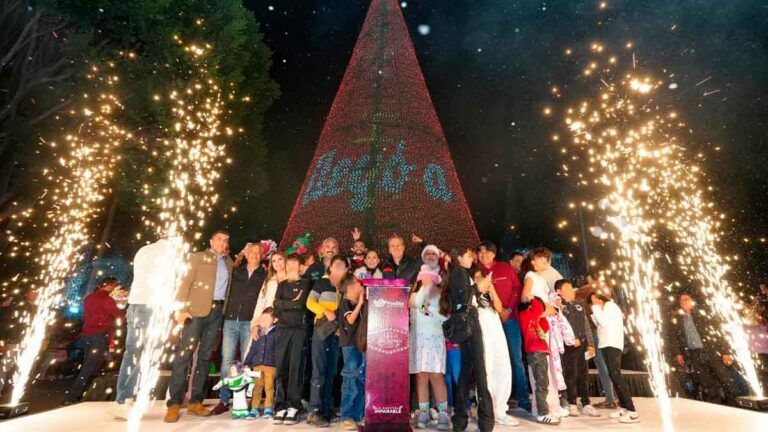 Enciende Pepe Chedraui árbol e iluminación navideña