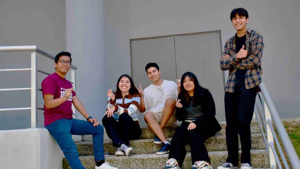 Estudiantes BUAP ganan primer lugar en el Hackathon 2025