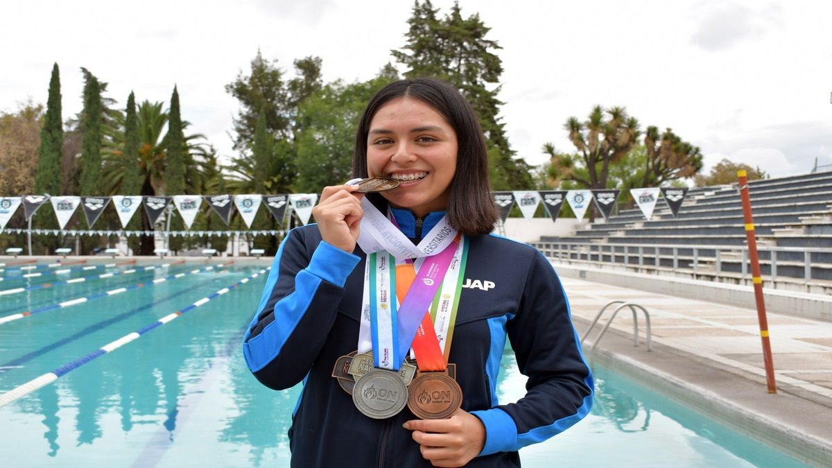 Estudiante BUAP natación