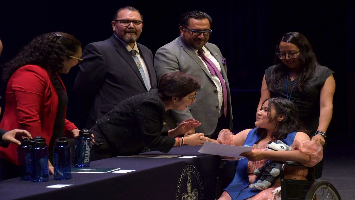 Graduación BUAP prepa Zapata