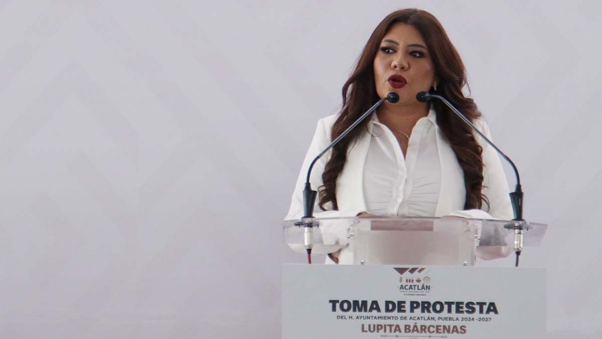 Guadalupe Bárcenas deja alcaldía de Acaltán