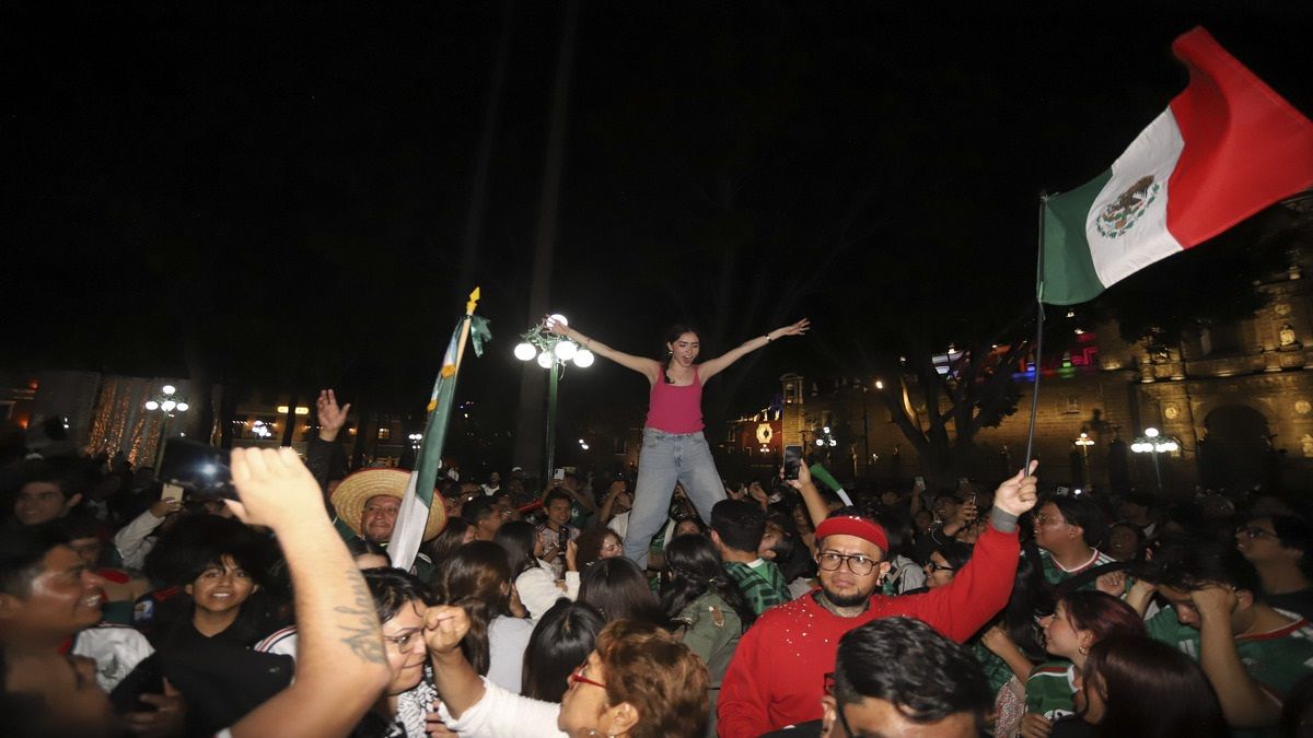 Poblanos festejo México Ecuador