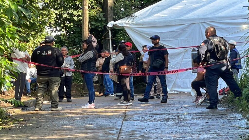 Buzos Defensa rescate cuerpos gruta Cuetzalan
