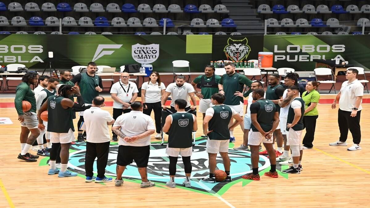 Lobos Puebla debut LNBP