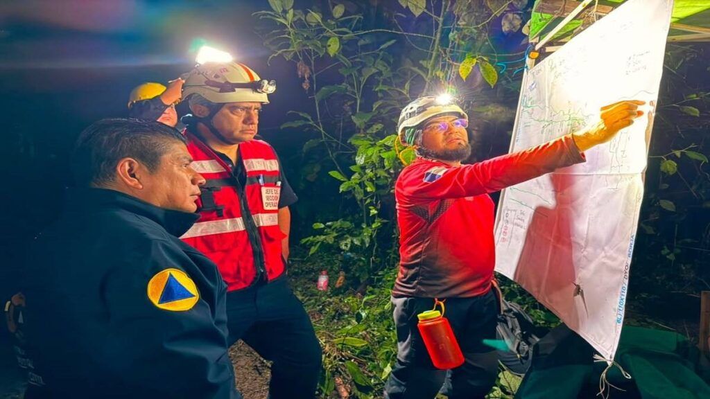 Reanudan búsqueda gruta Chichicazapa