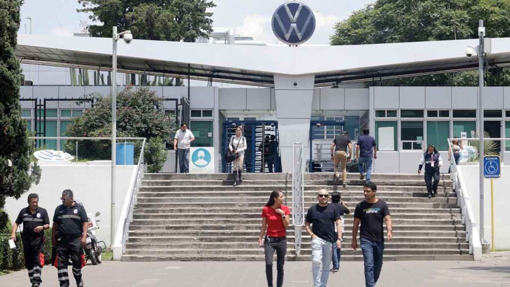 Reconoce VW derecho de trabajadores administrativos para negociar contrato colectivo