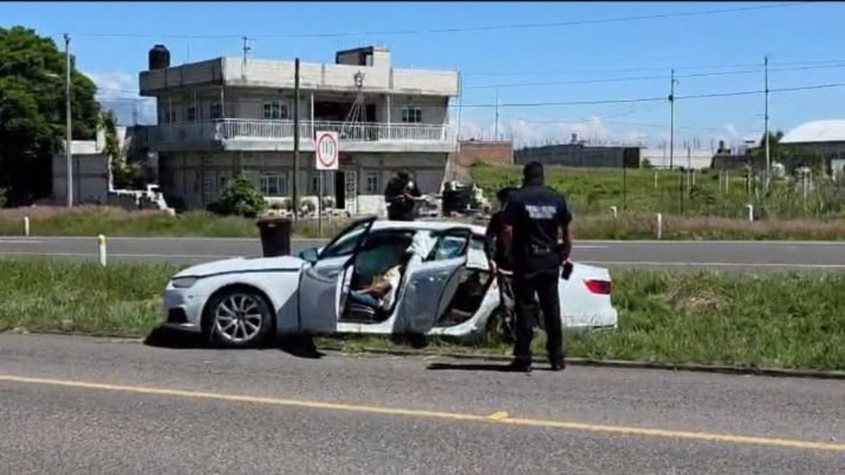 Volcadura Audi Vía Atlixcáyotl