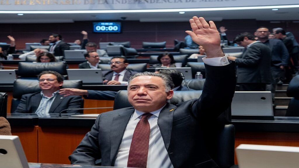 Enrique Inzunza senador independiente