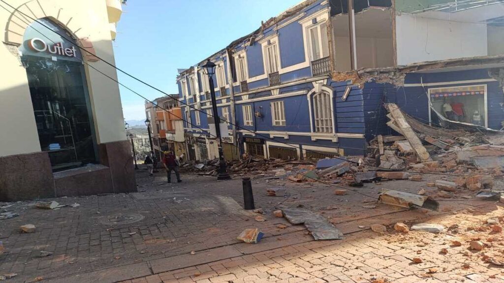 Estudiantes poblanos UTH terremoto Colombia