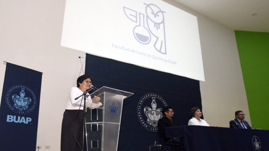 Lilia Cedillo conferencia biotecnología