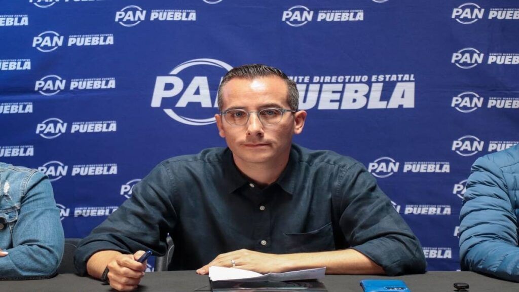 Mario Riestra destitución alcaldesa Acatlán de Osorio