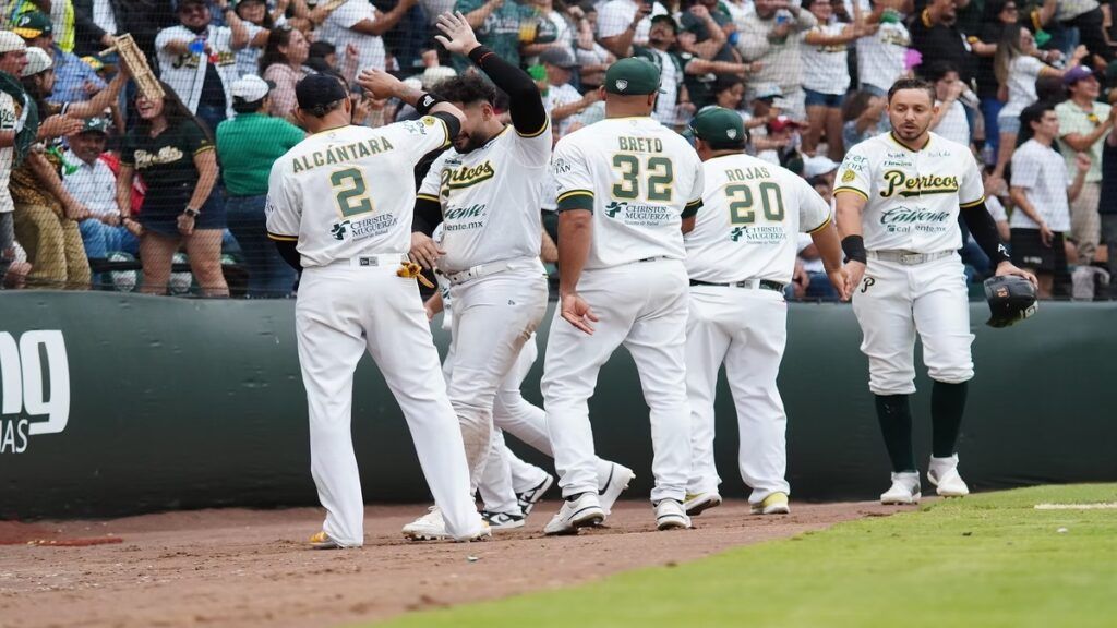 Pericos derrota Diablos Rojos del México