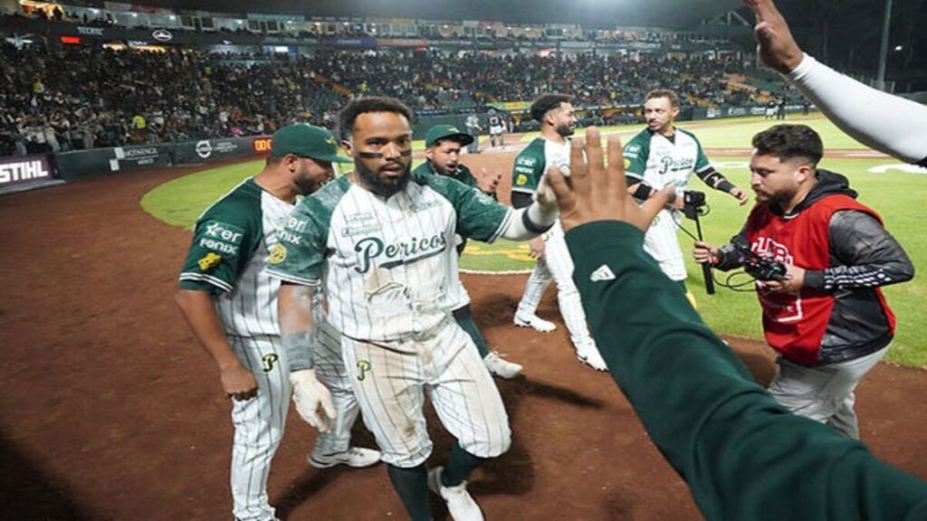 Pericos derrota Piratas