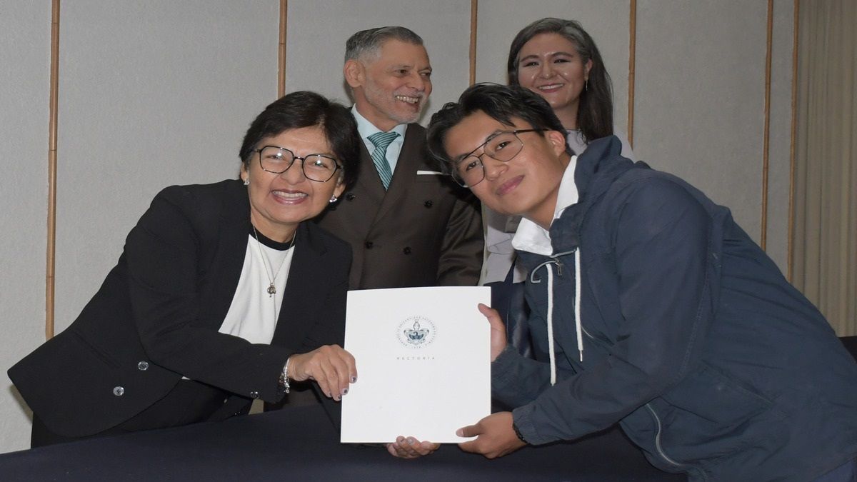 BUAP egresados Bachillerato 5 de Mayo