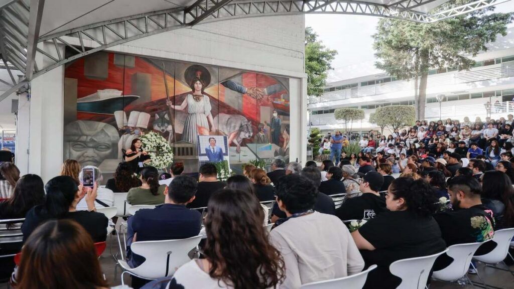Rinden homenaje a Hugo Alejandro en la BUAP