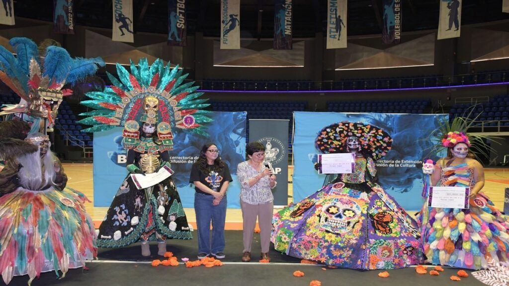 BUAP Desfile Día de Muertos