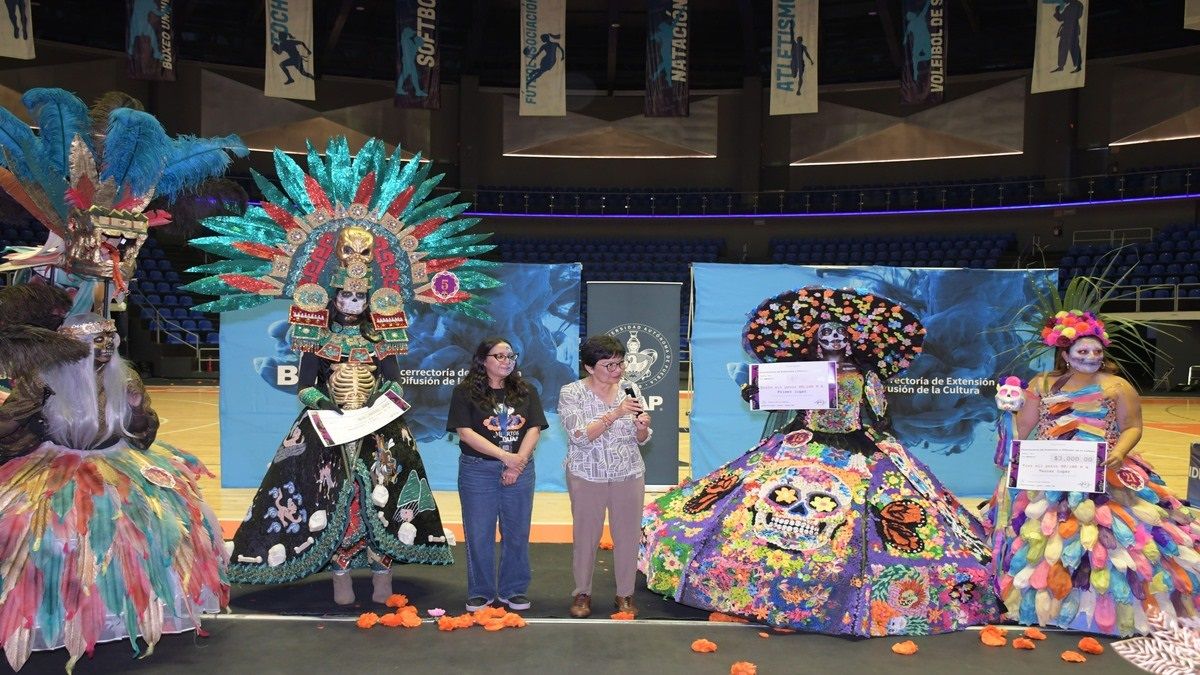 BUAP Desfile Día de Muertos