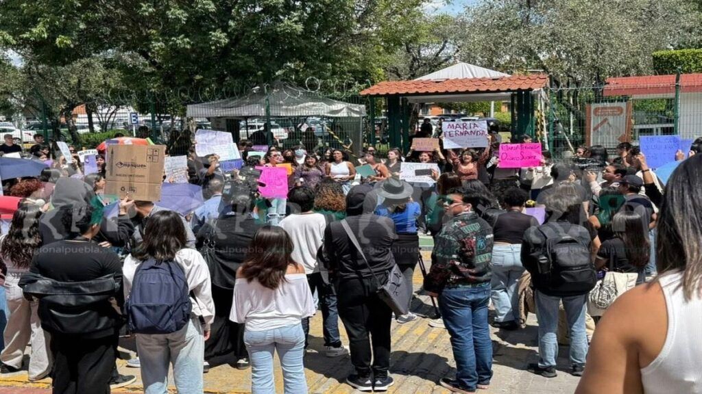 Estudiantes UDLAP protestan y exigen justicia por feminicidio de María Fernanda