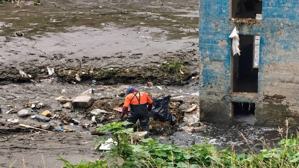 Limpieza vasos reguladores Puebla lluvias